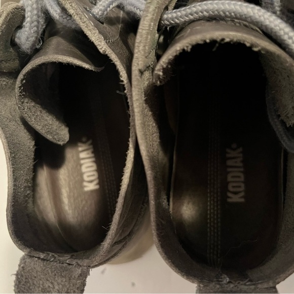 Kodiak Gray Ankle Boots with Suede Finish - Picture 14 of 15